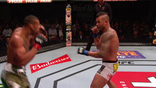 Топ-5 нокаутов Тиаго Сантоса в UFC