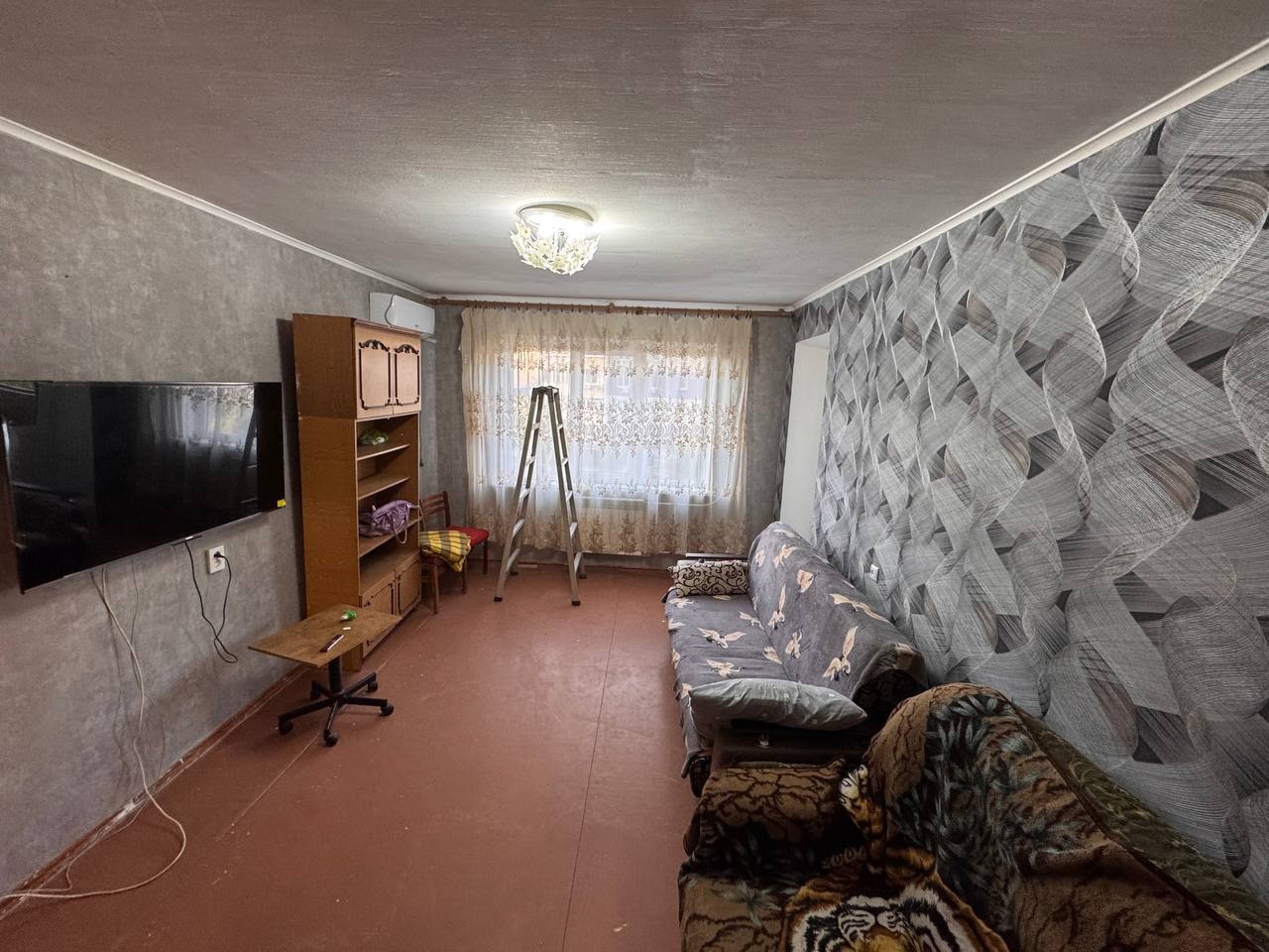 Продам 3квартиру в Артемовском районе. Кв.Ольховский 12а 4эт 9эт Площадь 74м2 Комнаты изолированные Большая-светлая квартира. Окна мет.пластик Отопление новое. Балкон Лоджия Просторная кухня это мечта хозяйки. Во дворе школа. Сделай ремонт по своим возможности и живи счастливо. Магазин на 1эт. к сделке. Цена ...